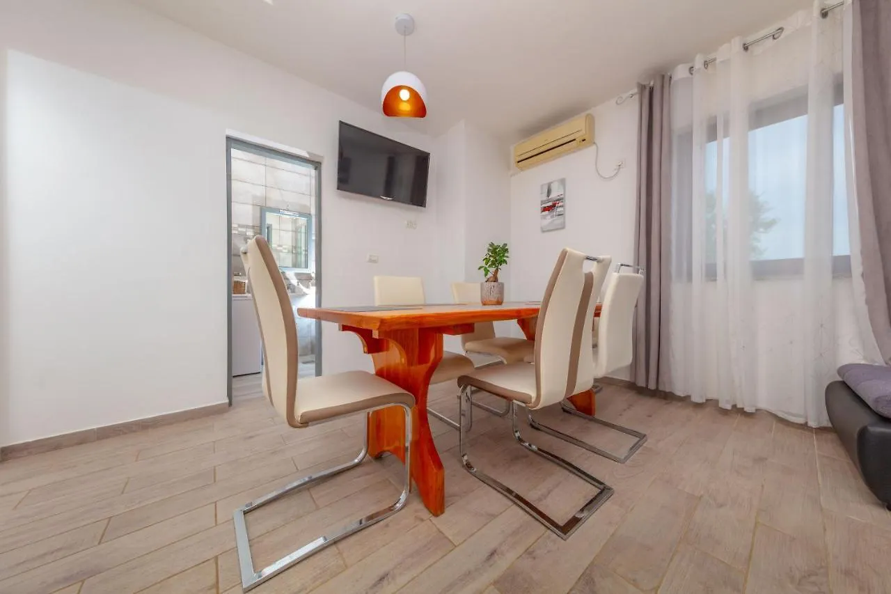 Vakantiehuis Holiday House Fontanele Pula